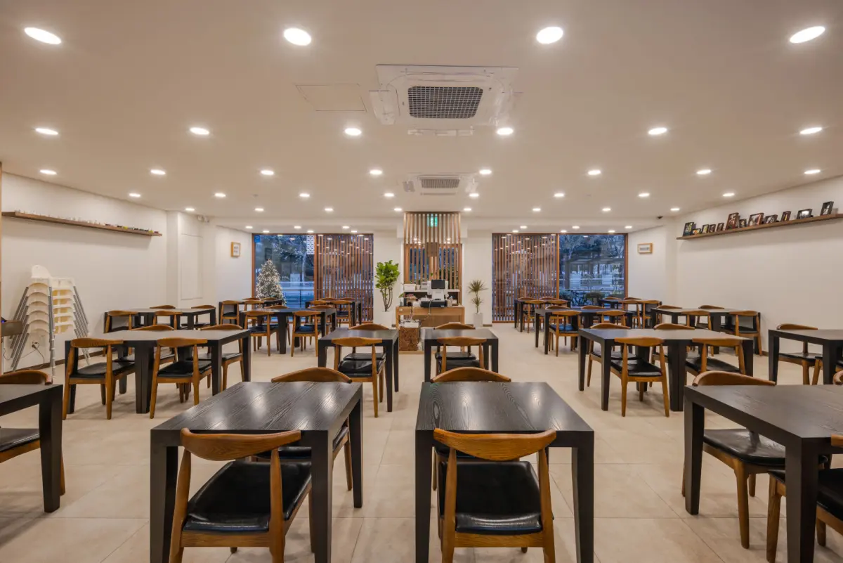 70평 윤밀원 넓은 홀 식당 인테리어 시공